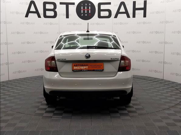 Skoda Rapid I Рестайлинг с пробегом 2017 года, цена 1 319 000 рублей, 44983 км, лифтбек, Автокод Объявления