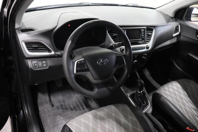 Hyundai Solaris II с пробегом 2018 года, цена 968 000 рублей, 160448 км, седан, Автокод Объявления