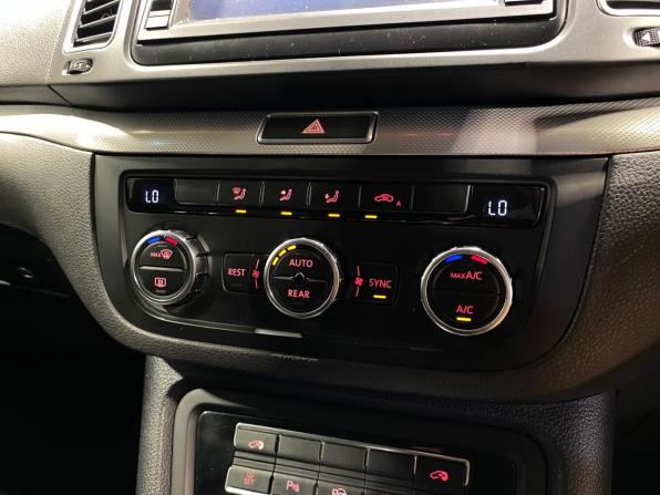 Volkswagen Sharan II с пробегом 2012 года, цена 1 445 000 рублей, 96286 км, минивэн, Автокод Объявления
