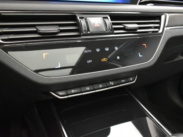 Hongqi HS5 I с пробегом 2023 года, цена 2 625 000 рублей, 42712 км, внедорожник, Автокод Объявления