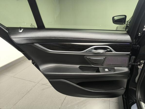 BMW 7 серии VI (G11/G12) с пробегом 2017 года, цена 3 724 000 рублей, 142309 км, седан, Автокод Объявления