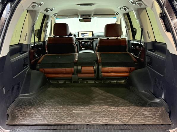 Lexus LX III Рестайлинг 2 с пробегом 2016 года, цена 6 300 000 рублей, 282400 км, внедорожник, Автокод Объявления