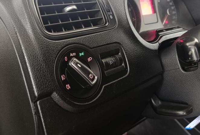 Volkswagen Polo V с пробегом 2013 года, цена 860 000 рублей, 125444 км, седан, Автокод Объявления