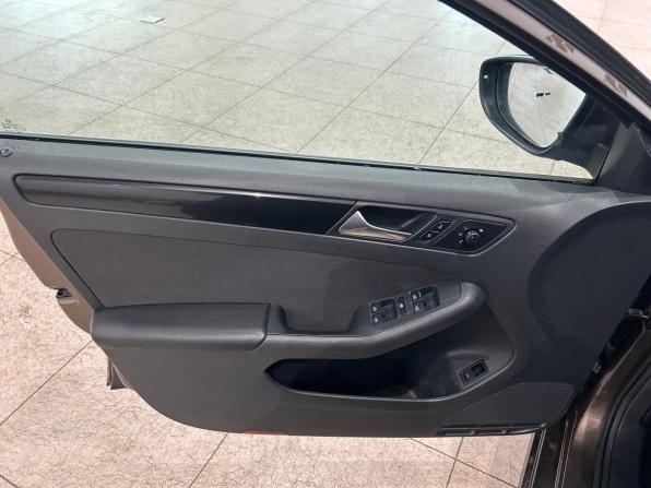 Volkswagen Jetta VI с пробегом 2012 года, цена 799 000 рублей, 260723 км, седан, Автокод Объявления