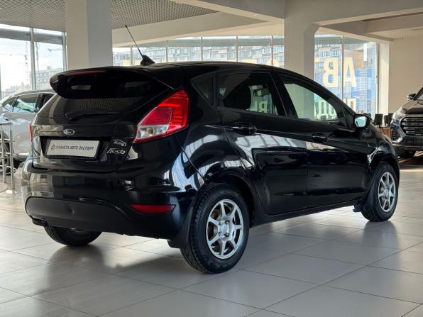 Ford Fiesta Mk6 Рестайлинг с пробегом 2018 года, цена 695 000 рублей, 129029 км, хэтчбек, Автокод Объявления