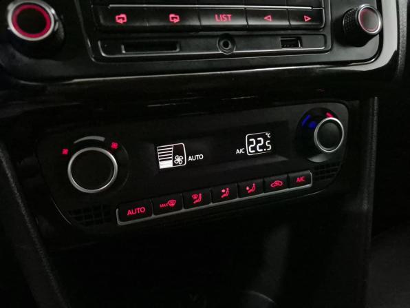 Volkswagen Polo V с пробегом 2014 года, цена 630 000 рублей, 246769 км, седан, Автокод Объявления