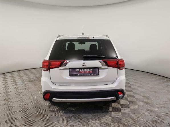 Mitsubishi Outlander III Рестайлинг 2 с пробегом 2016 года, цена 1 599 000 рублей, 176266 км, внедорожник, Автокод Объявления