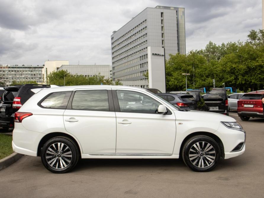 Mitsubishi Outlander III Рестайлинг 3 Москва  - изображение 3