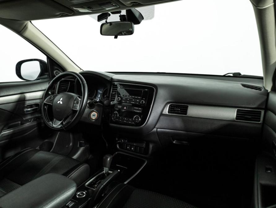 Mitsubishi Outlander III Рестайлинг 2 Санкт-Петербург  - изображение 10