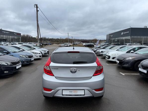 Hyundai Solaris I с пробегом 2012 года, цена 750 000 рублей, 73611 км, хэтчбек, Автокод Объявления