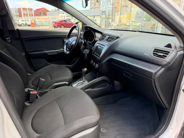 Kia Rio III Рестайлинг с пробегом 2015 года, цена 980 000 рублей, 136458 км, седан, Автокод Объявления