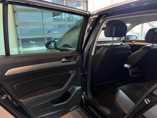Volkswagen Passat B8 с пробегом 2018 года, цена 1 845 000 рублей, 305313 км, универсал, Автокод Объявления