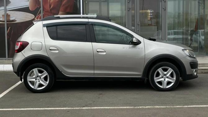 Renault Sandero II с пробегом 2017 года, цена 859 000 рублей, 198090 км, хэтчбек, Автокод Объявления