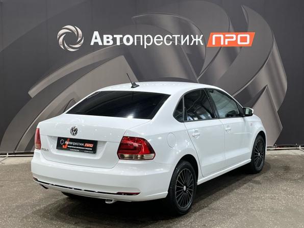 Volkswagen Polo V Рестайлинг с пробегом 2018 года, цена 990 000 рублей, 152200 км, седан, Автокод Объявления