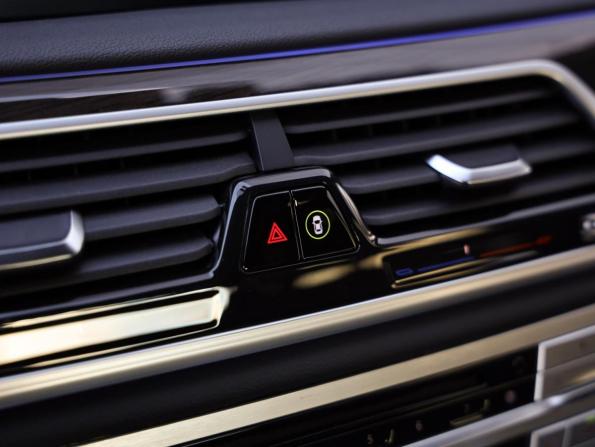BMW 7 серии VI (G11/G12) Рестайлинг с пробегом 2019 года, цена 5 472 487 рублей, 93275 км, седан, Автокод Объявления