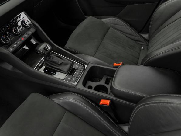 Skoda Karoq I с пробегом 2021 года, цена 2 780 000 рублей, 88984 км, внедорожник, Автокод Объявления