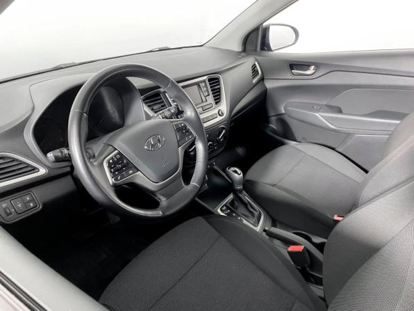 Hyundai Solaris II с пробегом 2017 года, цена 1 419 000 рублей, 120504 км, седан, Автокод Объявления