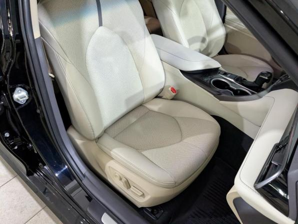 Toyota Camry VIII (XV70) Рестайлинг с пробегом 2021 года, цена 3 200 000 рублей, 80346 км, седан, Автокод Объявления
