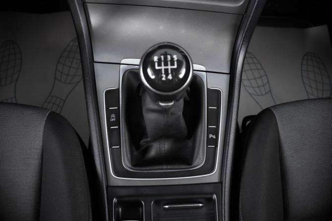Volkswagen Golf VII с пробегом 2013 года, цена 959 000 рублей, 135000 км, хэтчбек, Автокод Объявления