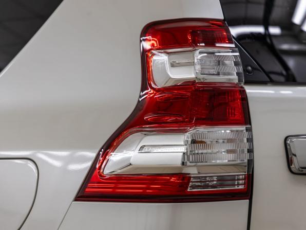 Toyota Land Cruiser Prado 150 Series Рестайлинг 1 с пробегом 2015 года, цена 3 648 000 рублей, 136090 км, внедорожник, Автокод Объявления