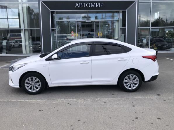 Hyundai Solaris II Рестайлинг с пробегом 2021 года, цена 1 695 000 рублей, 60466 км, седан, Автокод Объявления