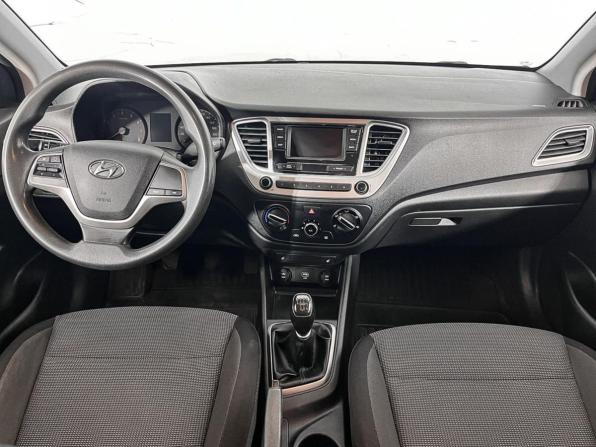 Hyundai Solaris II с пробегом 2019 года, цена 947 000 рублей, 170474 км, седан, Автокод Объявления
