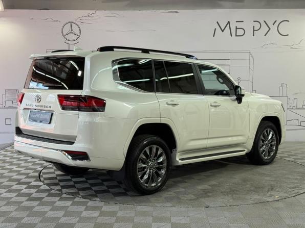 Toyota Land Cruiser 300 Series с пробегом 2024 года, цена 13 900 000 рублей, 6000 км, внедорожник, Автокод Объявления