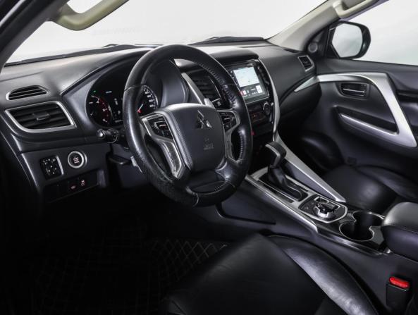 Mitsubishi Pajero Sport III с пробегом 2018 года, цена 2 990 000 рублей, 183013 км, внедорожник, Автокод Объявления