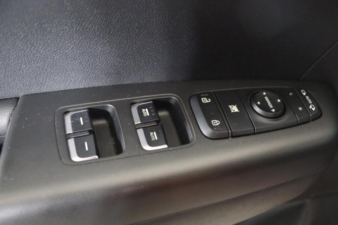 Kia Sportage IV Рестайлинг с пробегом 2019 года, цена 2 399 990 рублей, 33126 км, внедорожник, Автокод Объявления