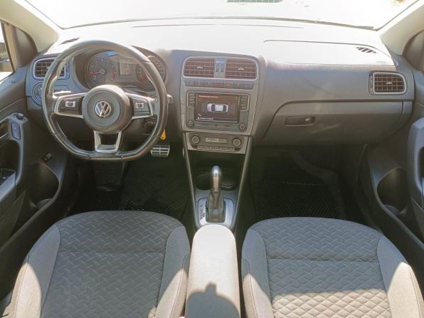 Volkswagen Polo V Рестайлинг с пробегом 2018 года, цена 1 339 000 рублей, 91949 км, седан, Автокод Объявления