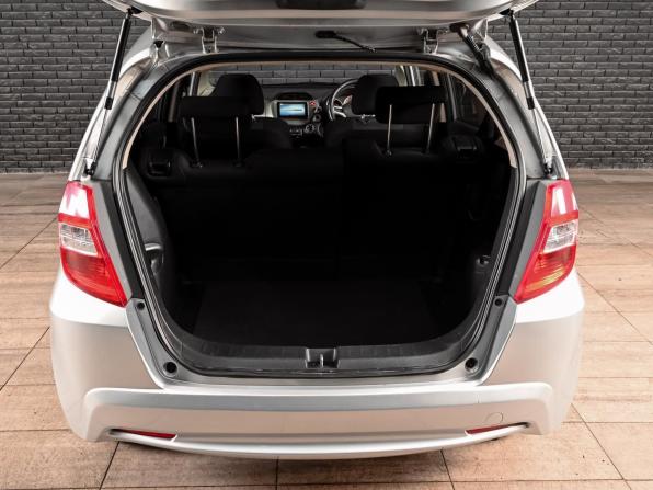 Honda Fit II с пробегом 2012 года, цена 675 000 рублей, 236415 км, хэтчбек, Автокод Объявления