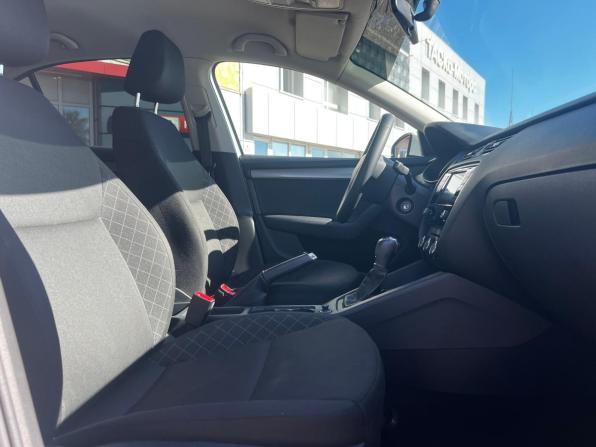 Skoda Octavia III (A7) Рестайлинг с пробегом 2018 года, цена 2 068 000 рублей, 46554 км, лифтбек, Автокод Объявления