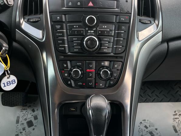 Opel Astra J с пробегом 2010 года, цена 695 000 рублей, 186540 км, хэтчбек, Автокод Объявления