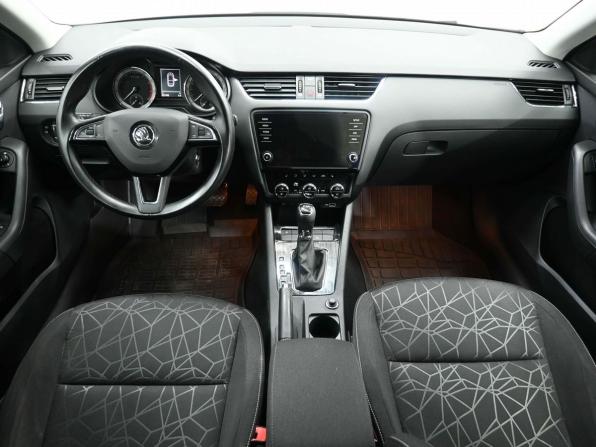 Skoda Octavia III (A7) Рестайлинг с пробегом 2019 года, цена 1 939 900 рублей, 211000 км, лифтбек, Автокод Объявления