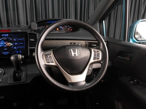 Honda Freed I Рестайлинг с пробегом 2012 года, цена 959 000 рублей, 197196 км, компактвэн, Автокод Объявления
