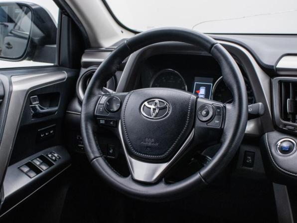 Toyota RAV4 IV (XA40) Рестайлинг с пробегом 2016 года, цена 2 508 000 рублей, 130269 км, внедорожник, Автокод Объявления