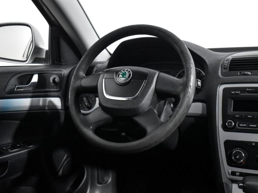Skoda Octavia II (A5) Рестайлинг Санкт-Петербург  - изображение 15