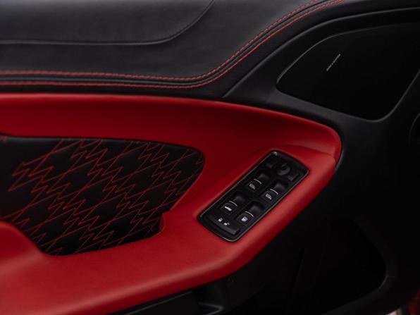 Aston Martin Vanquish Zagato II с пробегом 2019 года, цена 80 900 000 рублей, 4955 км, хэтчбек, Автокод Объявления