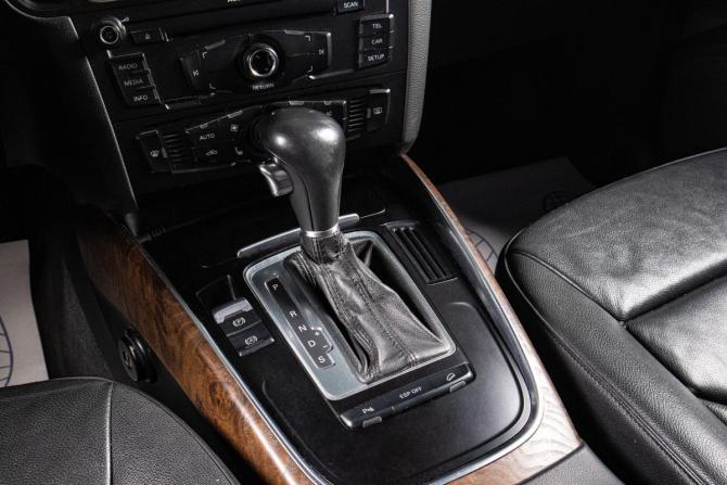 Audi Q5 I (8R) с пробегом 2009 года, цена 1 469 000 рублей, 202679 км, внедорожник, Автокод Объявления