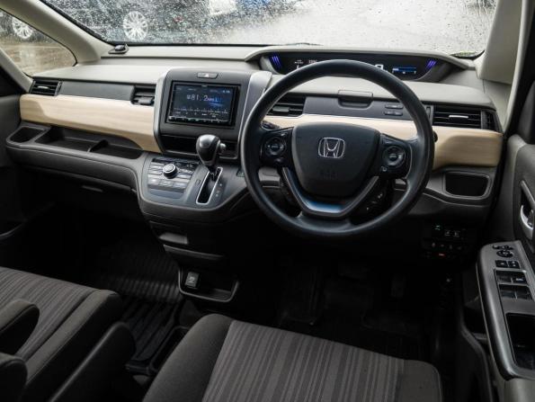 Honda Freed II с пробегом 2018 года, цена 1 350 000 рублей, 174645 км, компактвэн, Автокод Объявления