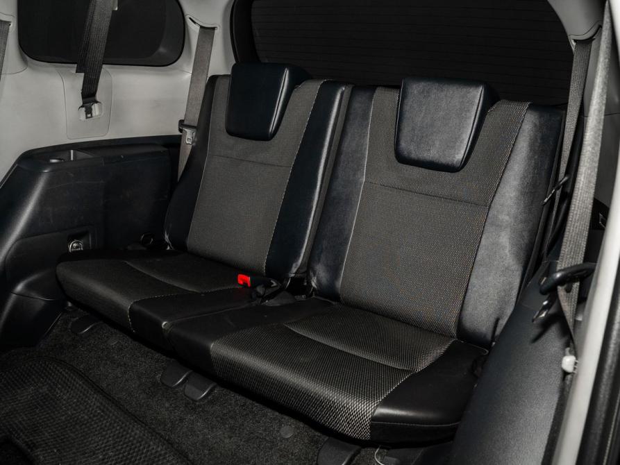 Toyota Wish II Рестайлинг Иркутск  - изображение 8