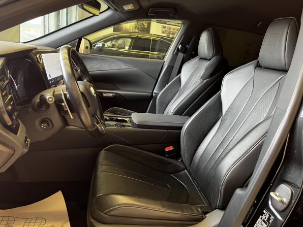 Lexus RX V с пробегом 2023 года, цена 8 250 000 рублей, 36500 км, внедорожник, Автокод Объявления