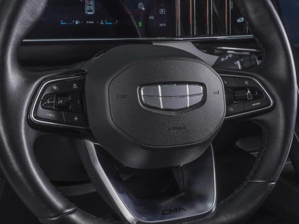 Geely Atlas II с пробегом 2024 года, цена 2 790 000 рублей, 55994 км, внедорожник, Автокод Объявления