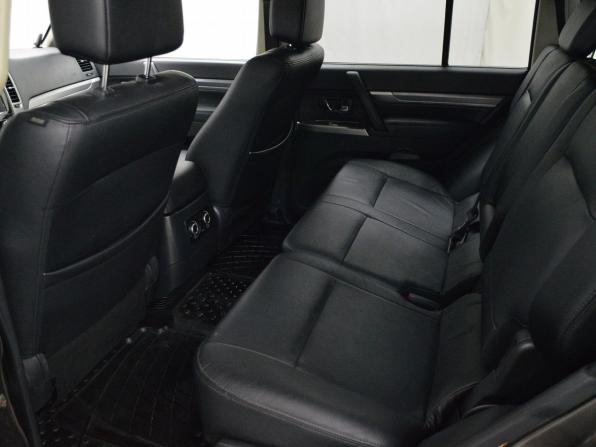 Mitsubishi Pajero IV Рестайлинг 2 с пробегом 2015 года, цена 2 550 000 рублей, 174000 км, внедорожник, Автокод Объявления