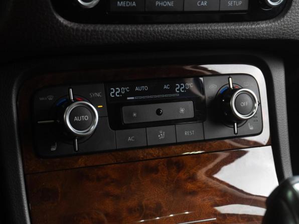Volkswagen Touareg II с пробегом 2012 года, цена 2 099 000 рублей, 229972 км, внедорожник, Автокод Объявления