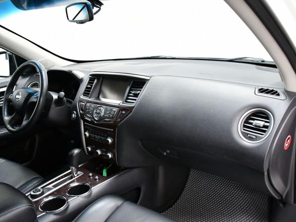 Nissan Pathfinder IV с пробегом 2016 года, цена 2 097 000 рублей, 170000 км, внедорожник, Автокод Объявления