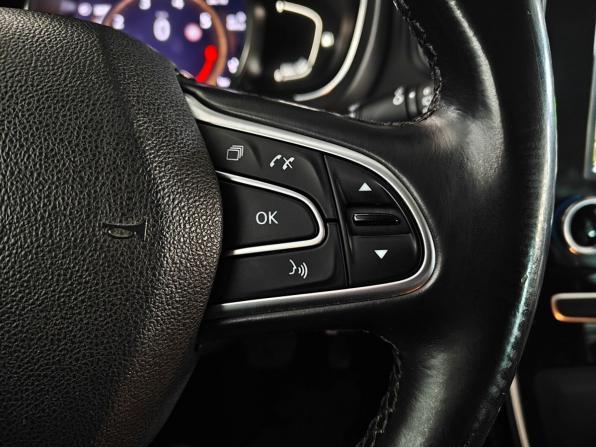 Renault Scenic IV с пробегом 2019 года, цена 1 660 000 рублей, 130703 км, компактвэн, Автокод Объявления