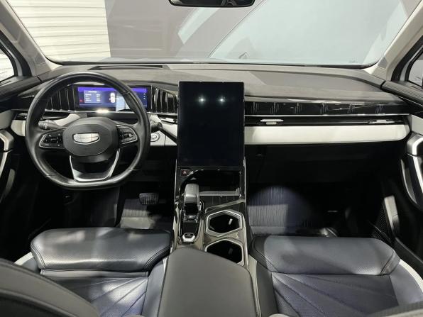 Geely Atlas II с пробегом 2023 года, цена 2 790 000 рублей, 58243 км, внедорожник, Автокод Объявления