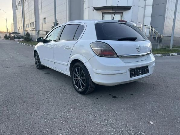 Opel Astra H Рестайлинг с пробегом 2011 года, цена 398 000 рублей, 211652 км, хэтчбек, Автокод Объявления