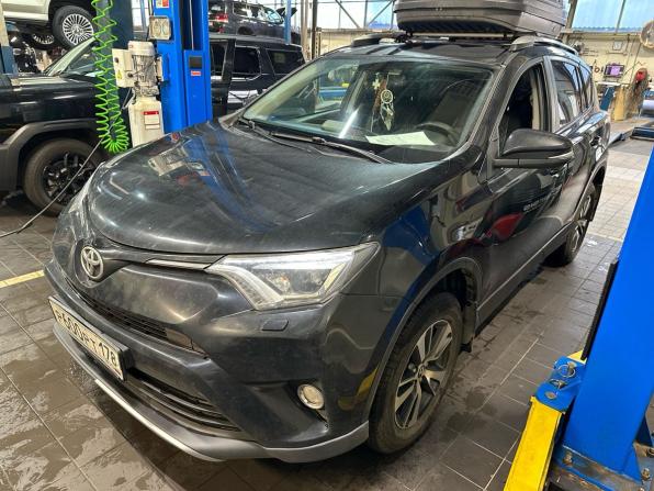 Toyota RAV4 IV (XA40) Рестайлинг с пробегом 2018 года, цена 2 099 000 рублей, 165884 км, внедорожник, Автокод Объявления